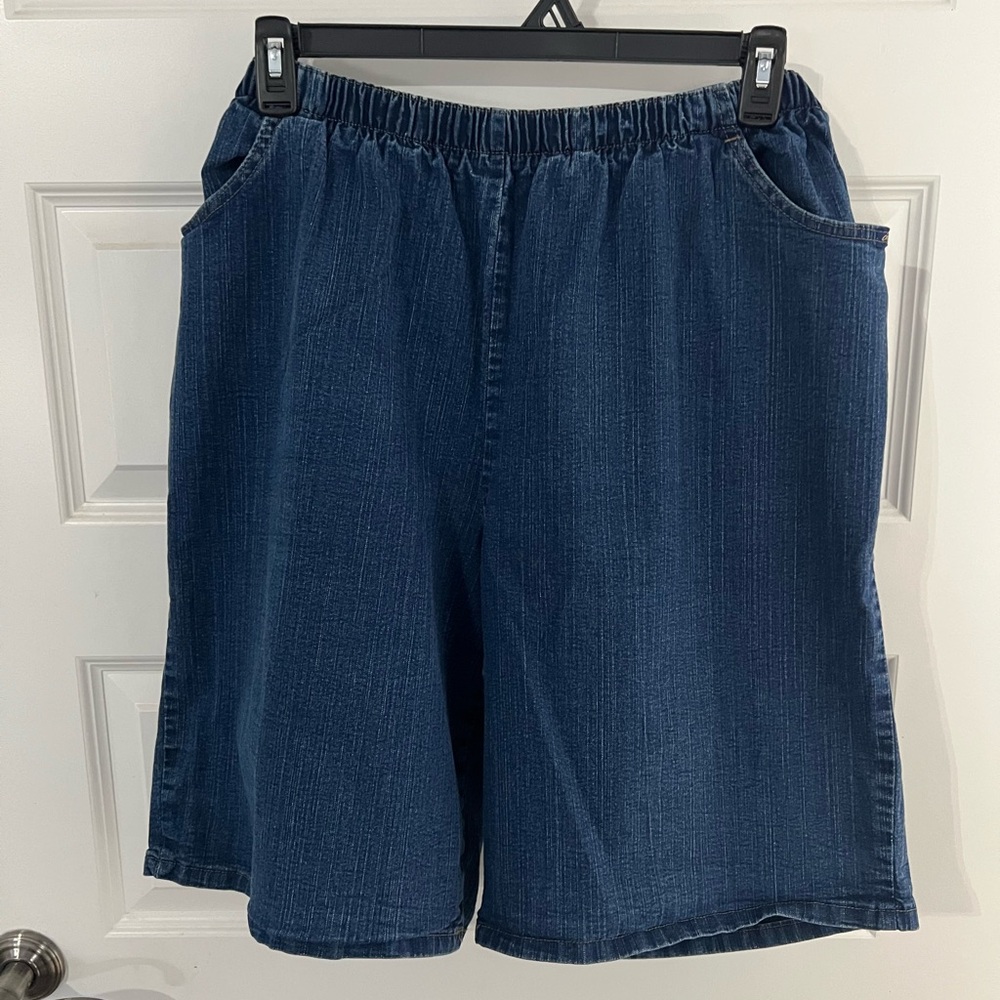 Chic Women's Blue Jean Shorts